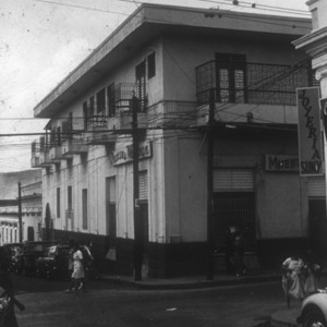 Yauco Antiguo Edificio Don Narciso Ferrer 1976 Edifio Comercial Abruña 3.jpg